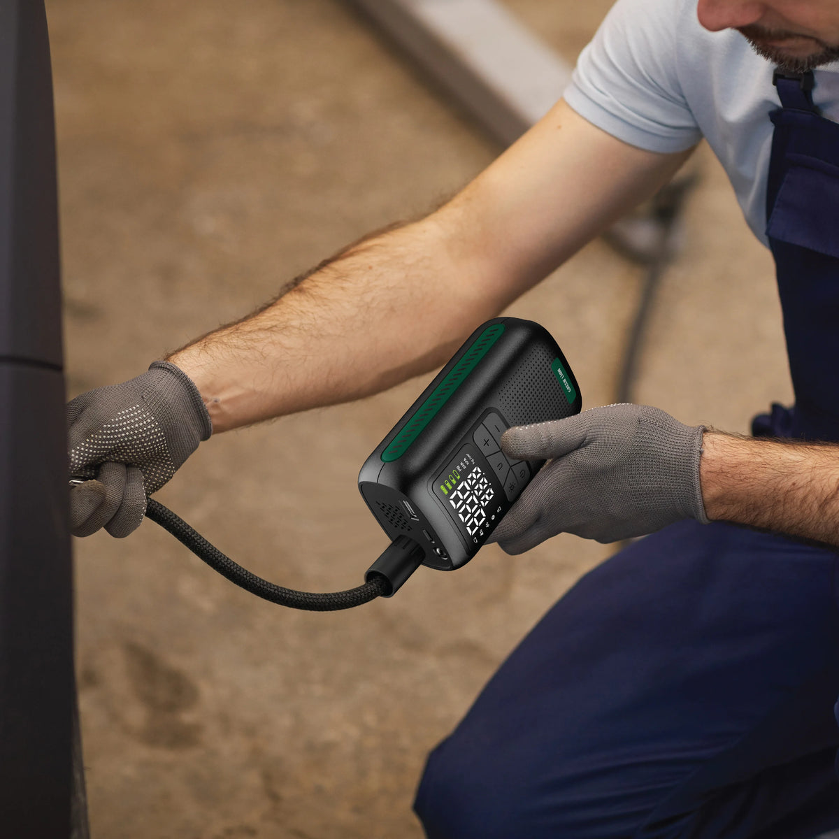 Green Lion GL-A 4 Tire Inflator 150 PSI - Black – image 3