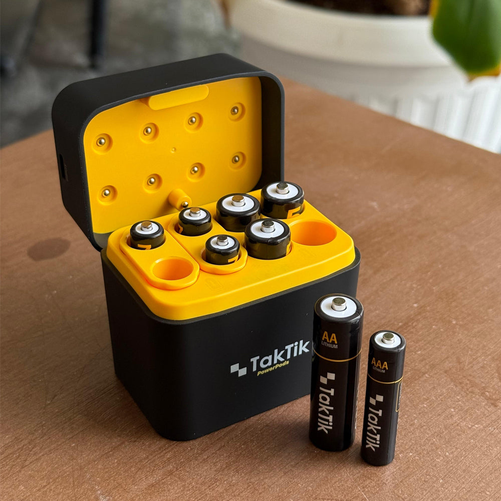 شاحن بطاريات ليثيوم تكتك مع 8 بطاريات قابلة للشحن 5 فولت Taktik Powerpods Batteries With Charger