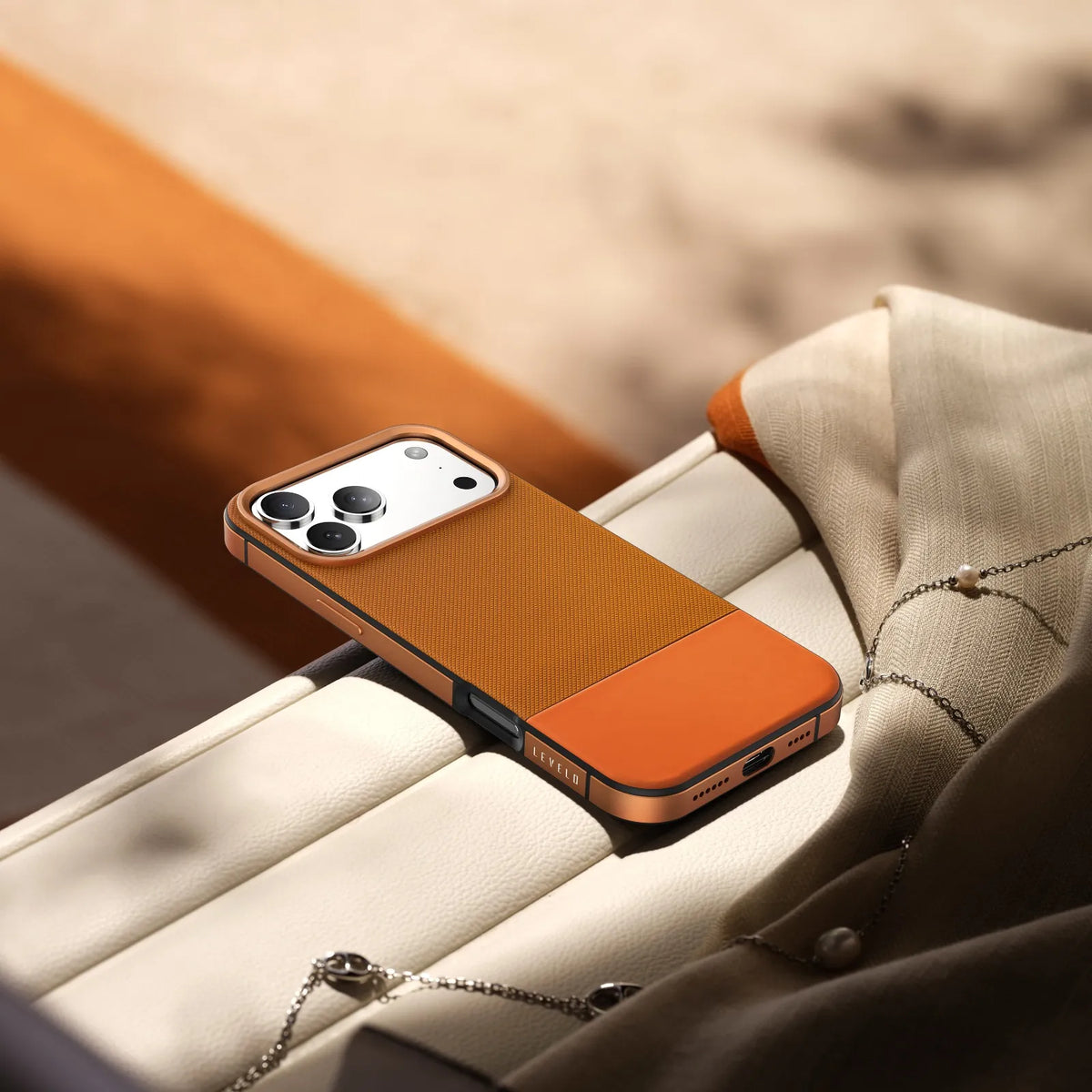 كفر ليفيلو Cuir من جلد PU الصناعي لآيفون 17 برو وبرو ماكس – تفاصيل المنتج والعبوة