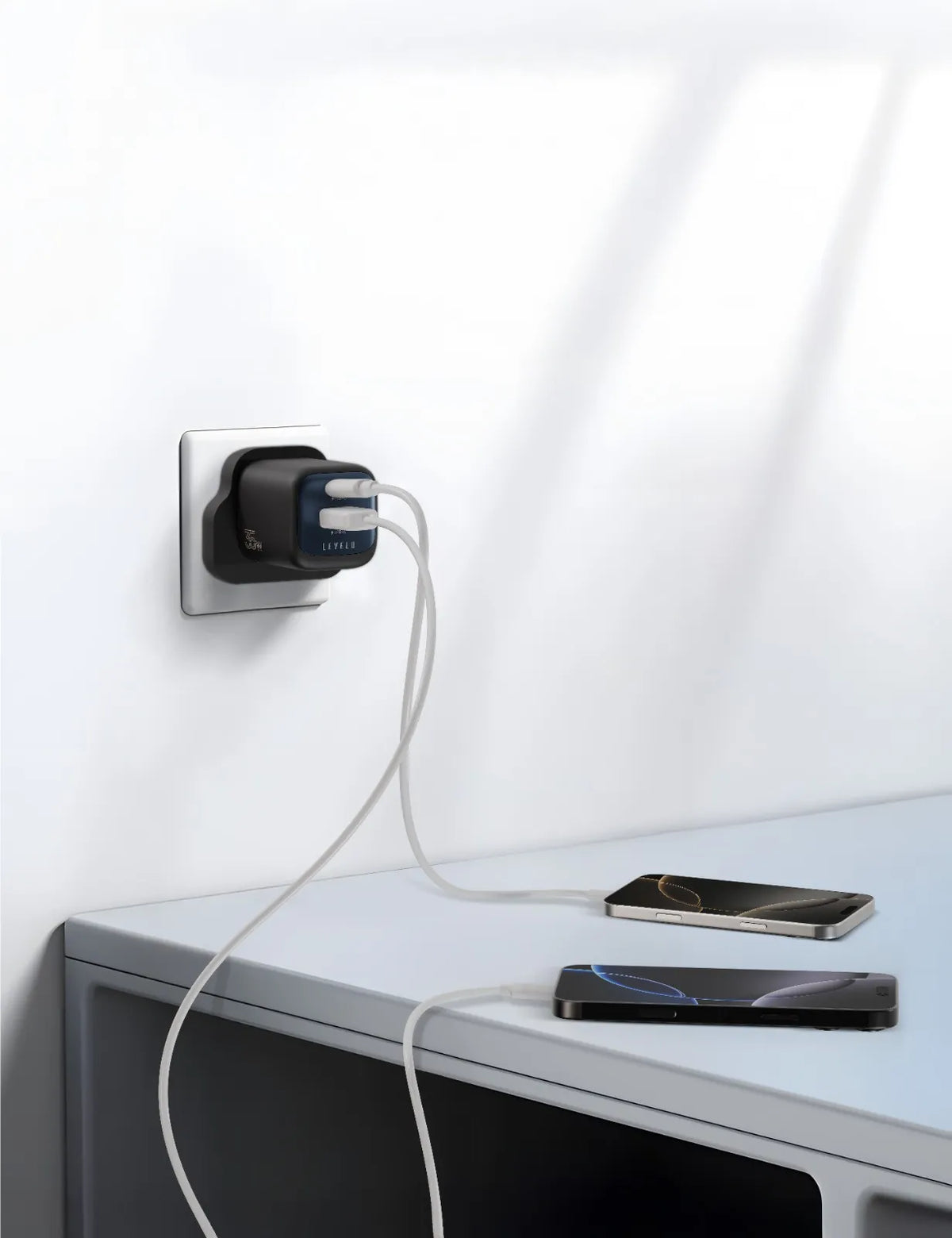 شاحن ليفيلو Vero ‏GaN بقدرة 35 واط ومنفذي USB-C وUSB-A – قابس UK – تفاصيل المنتج والعبوة