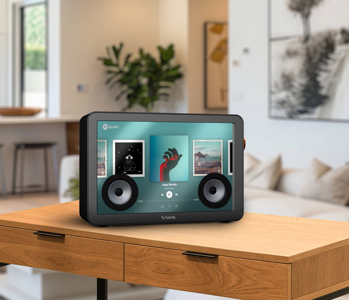 سبيكر بلوتوث تكتك مع شاشة اندرويد ذكية 19 بوصة مدمجة و 2 ميكروفون Taktik Sound Box
