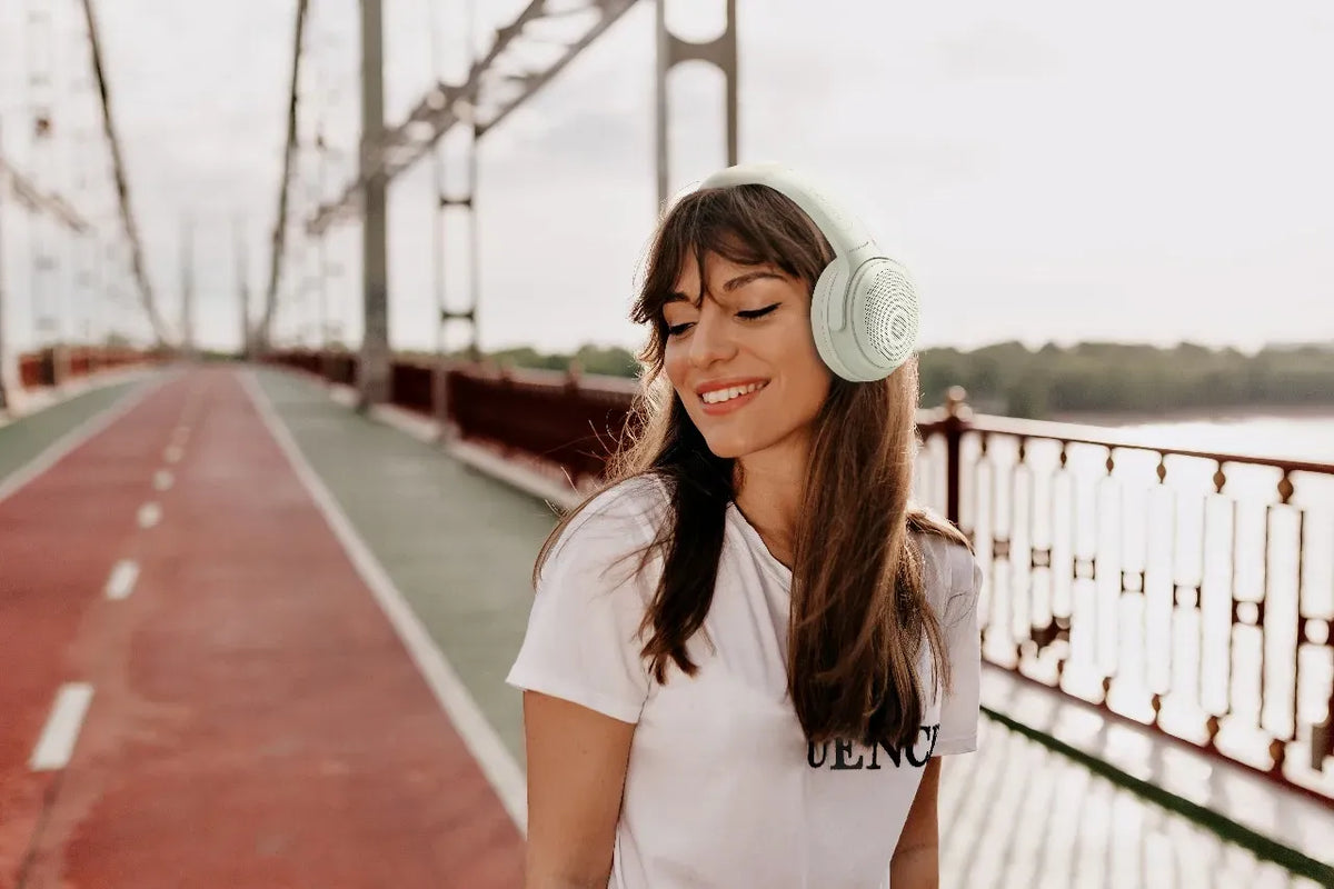 Green Lion SOUNDFLEX 2-in-1 Headphonesand Speaker - Cream