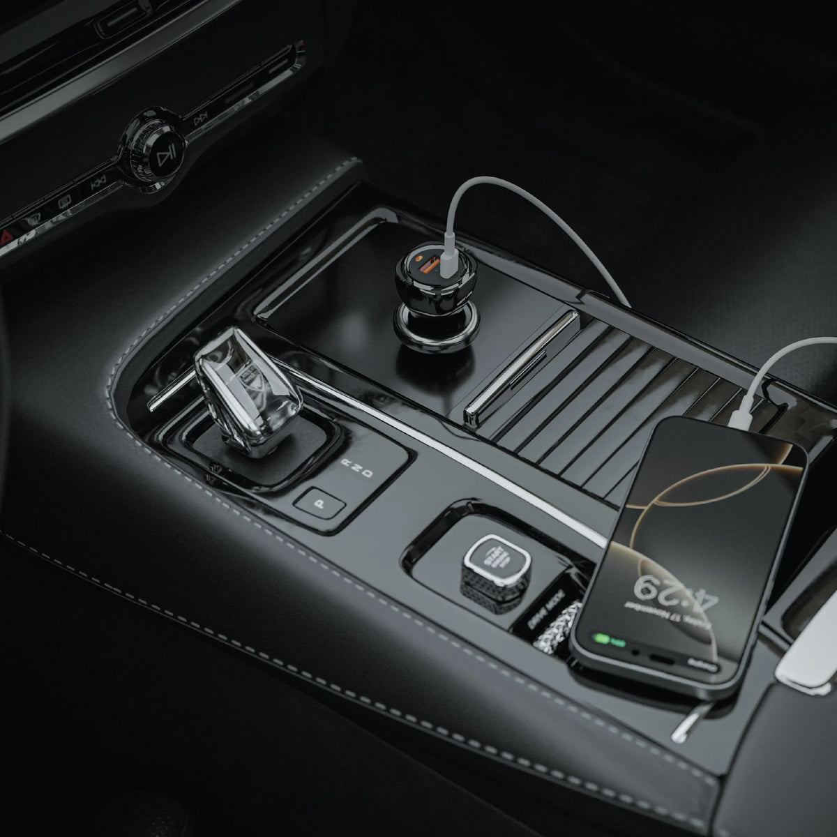 Green Lion Dual Port Car Charger 50 W(PD 30 W+QC 20 W)With USB-Cto Lightning Cable 1 M - Black – image 3