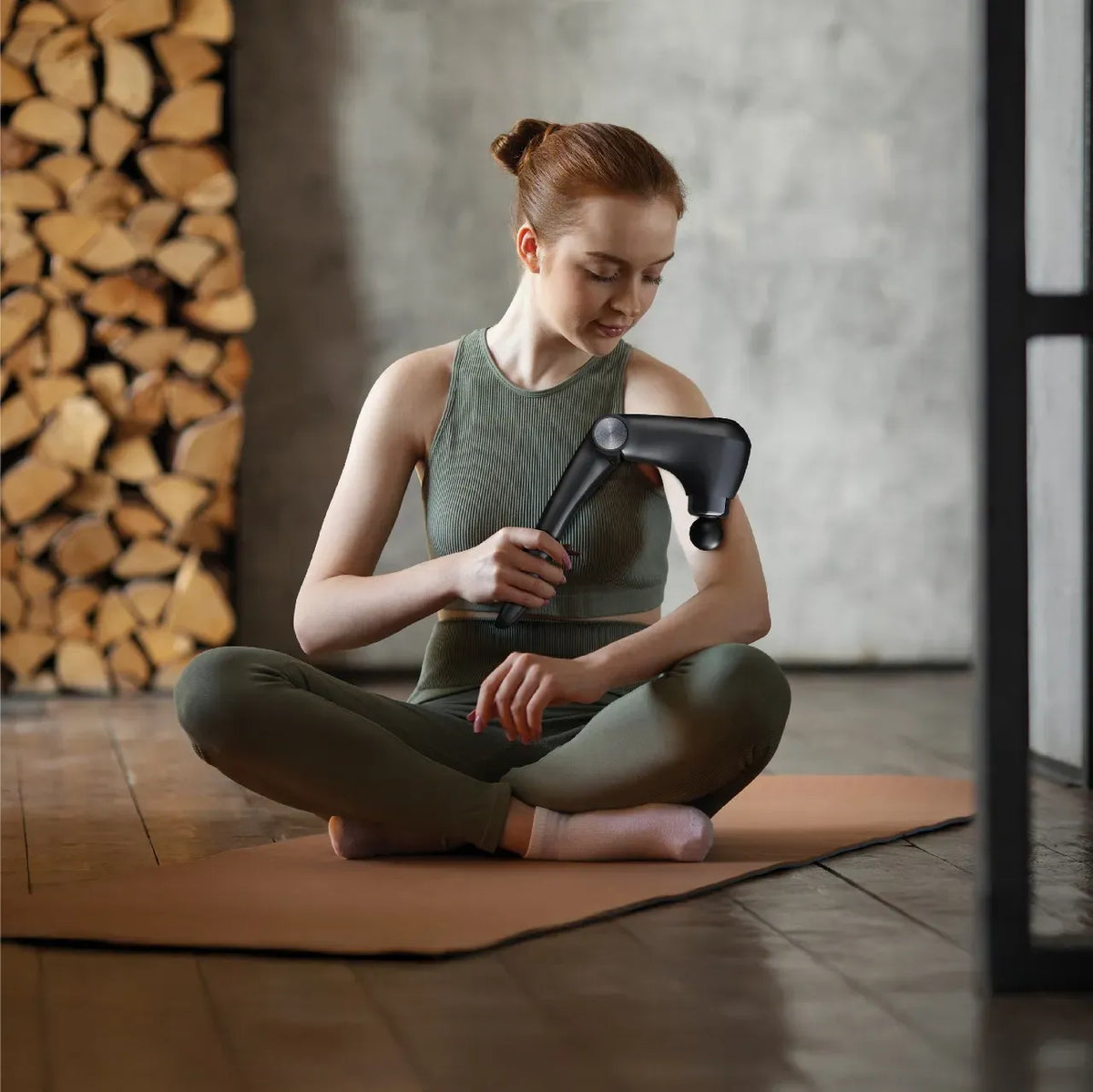 Green Lion Foldable Massage Gun - Black – image 4