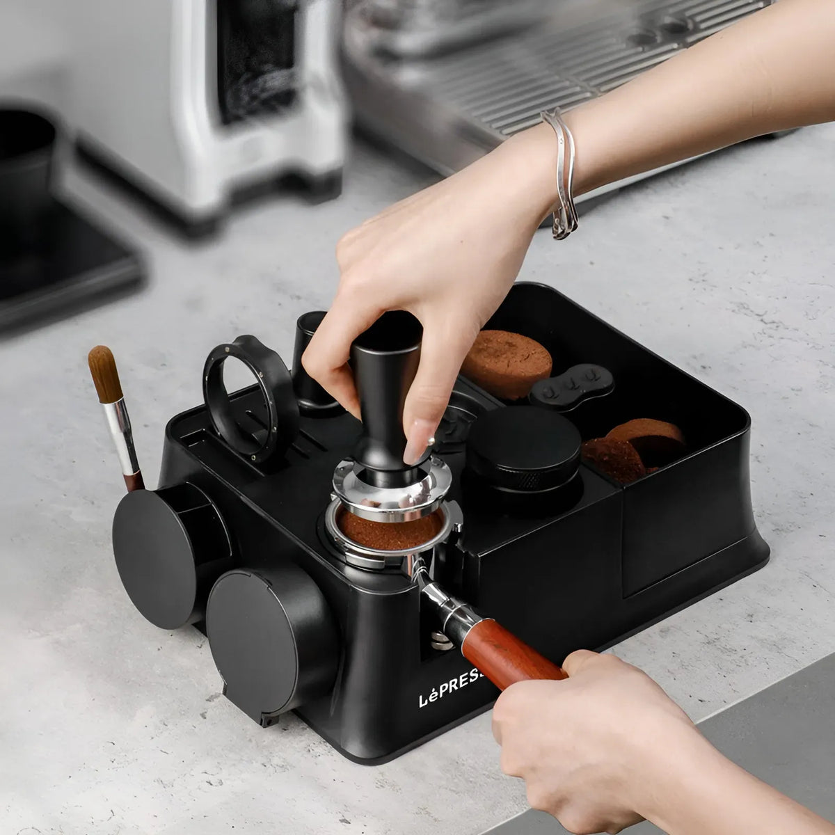 LePresso 51 58mm Tamping Station Black – image 2