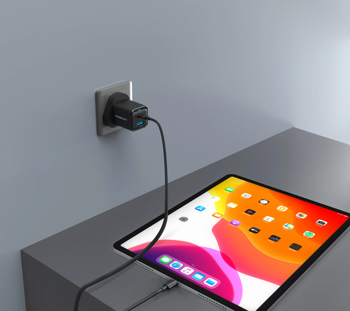 Powerology 35w PD QC 1xusb C 35w and 1xusb A 18w Gan Charger Uk with USB C Cable Black – image 1