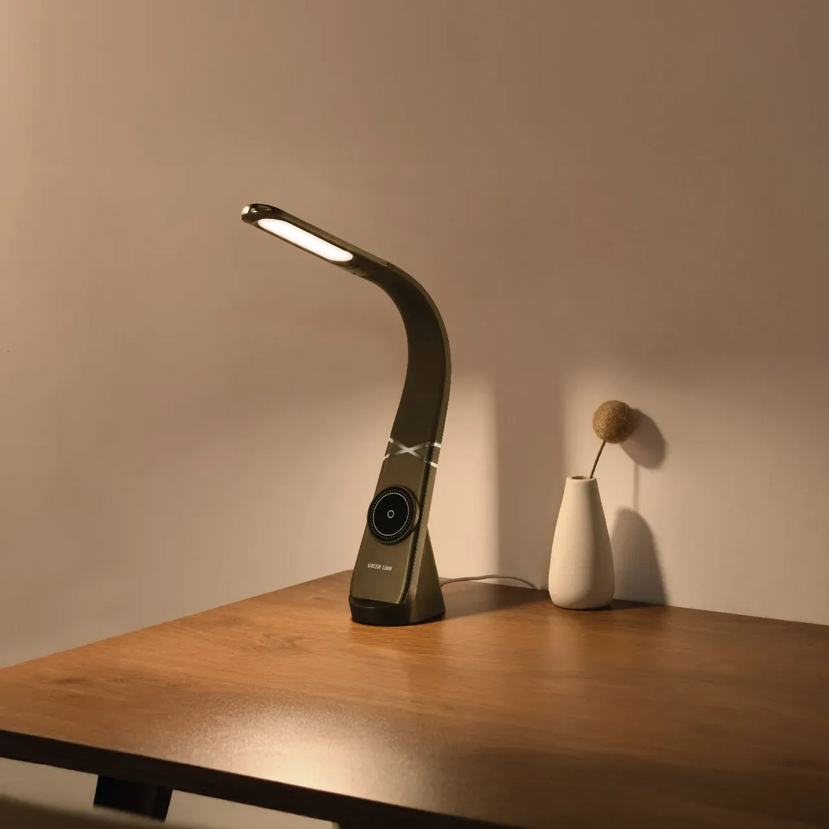 Green Lion Mag LED Desk Lamp Black – image 5